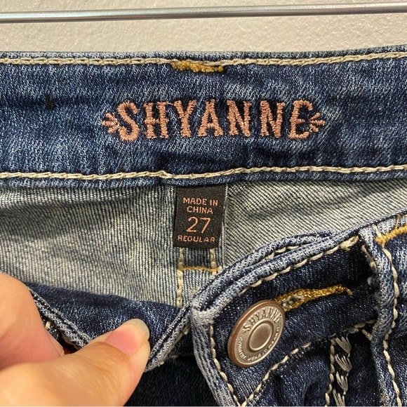 Shyanne Western Embroidered Full Length Low Rise Embellished Bootcut Denim 27 - Picture 3 of 10